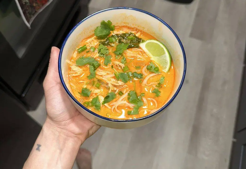 Coconut Curry Chicken Soup With Rice Noodles