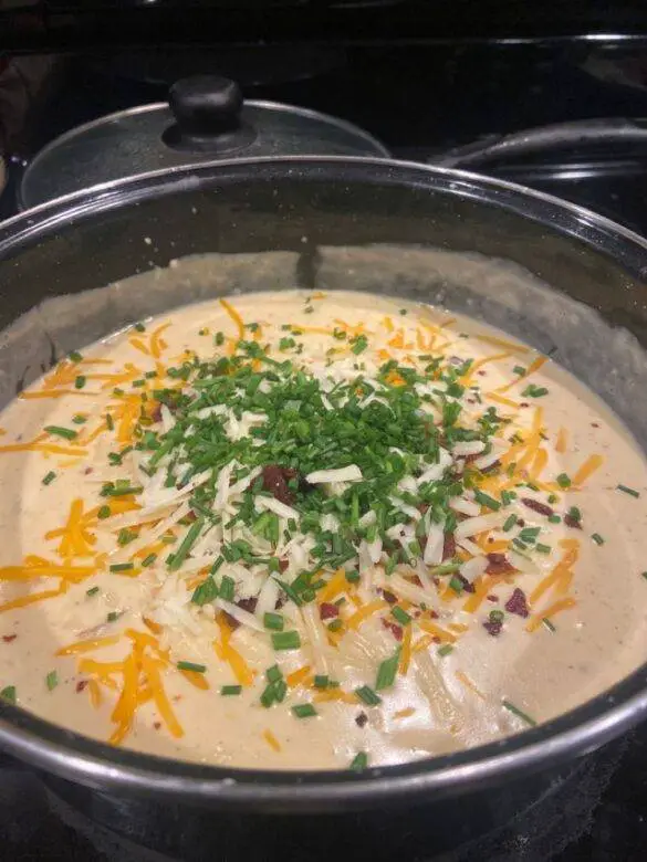 Simple Loaded Baked Potato Soup